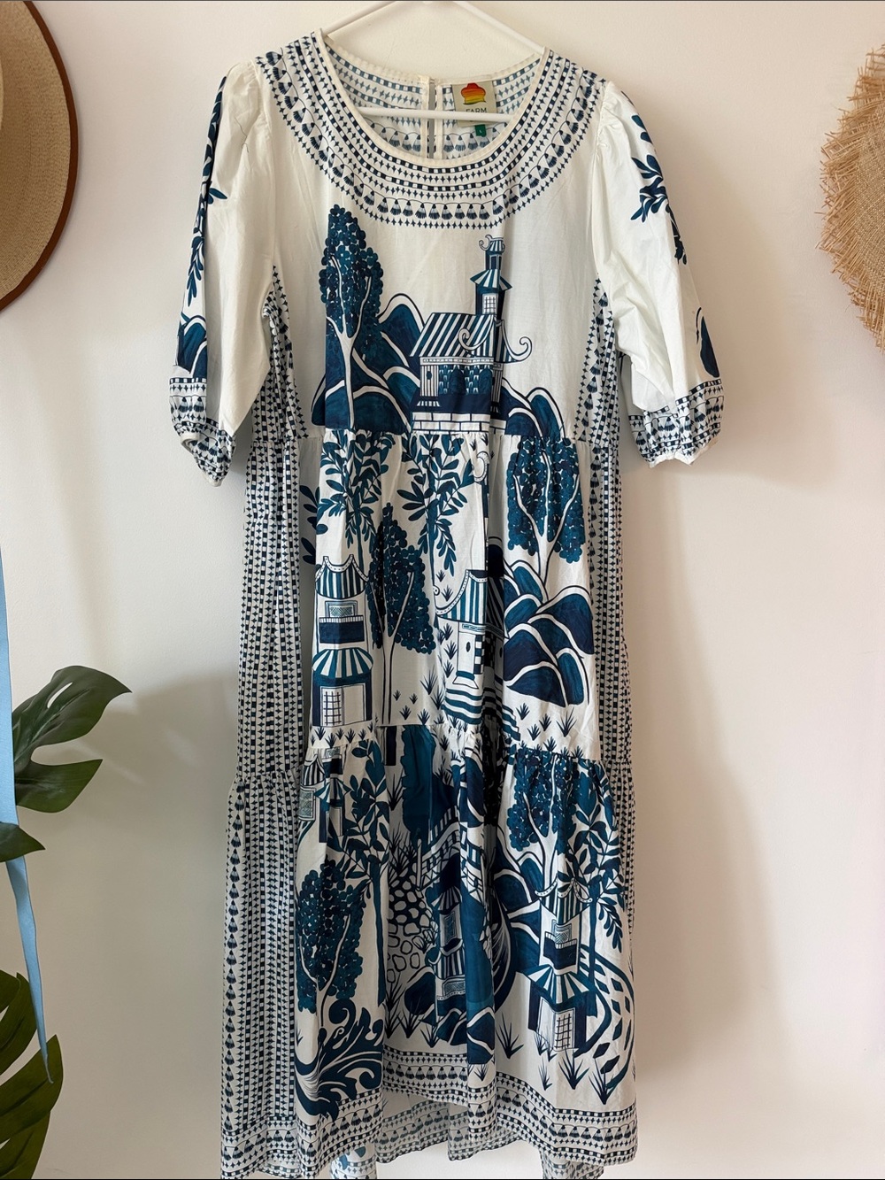 Farm Rio Sleeved Midi Dress in White and Navy - Vintage Inspired - Picture 3 of 6